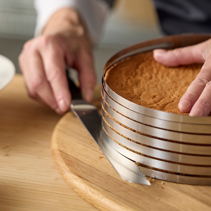 Blomsterbergs Justerbar tårtdelare 24-30x8 cm stål