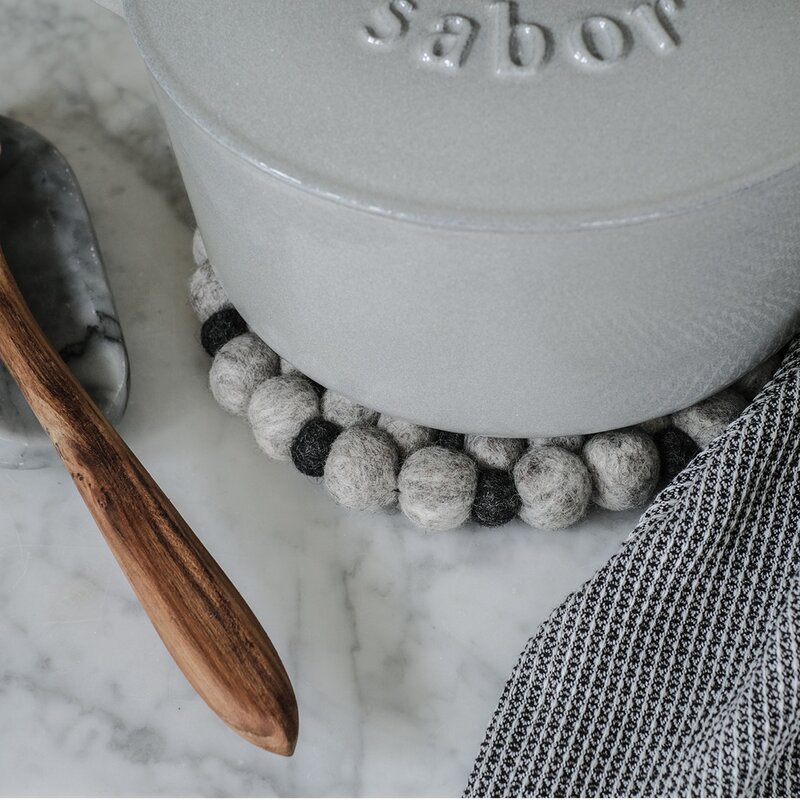 Sabor Hotspot bordstablett 21 cm beige/mörk grå