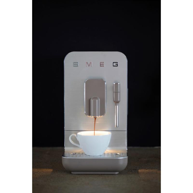 SMEG BCC02 kaffemaskin m/steam grå