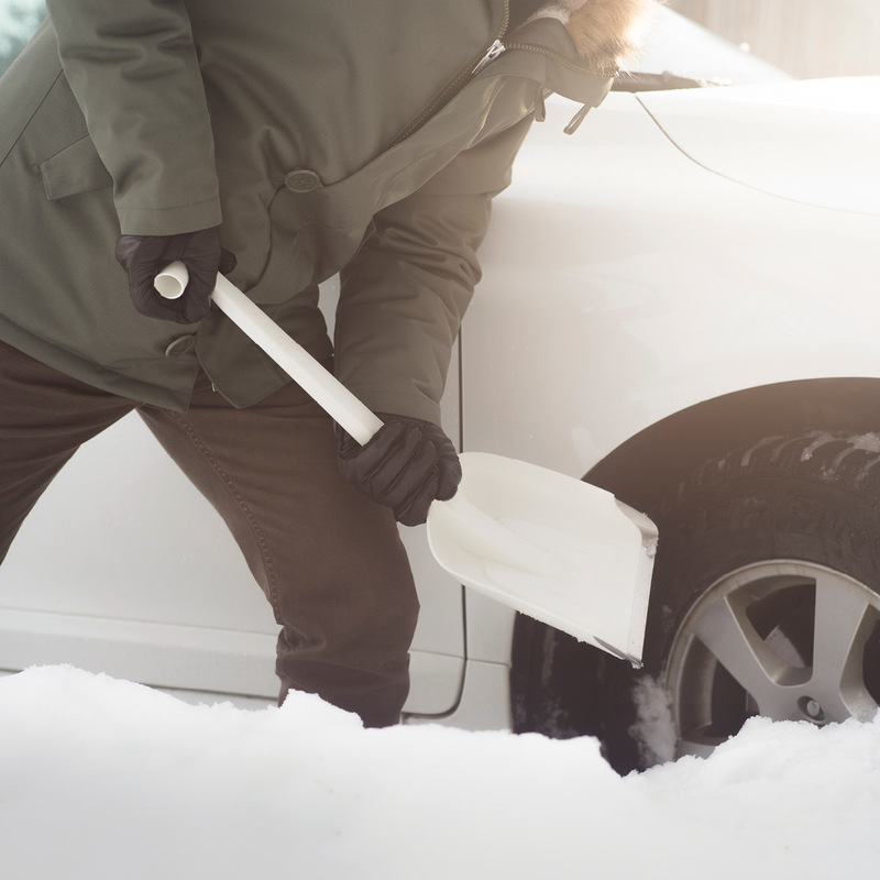 Fiskars SnowXpert™ snöspade 63 cm vit