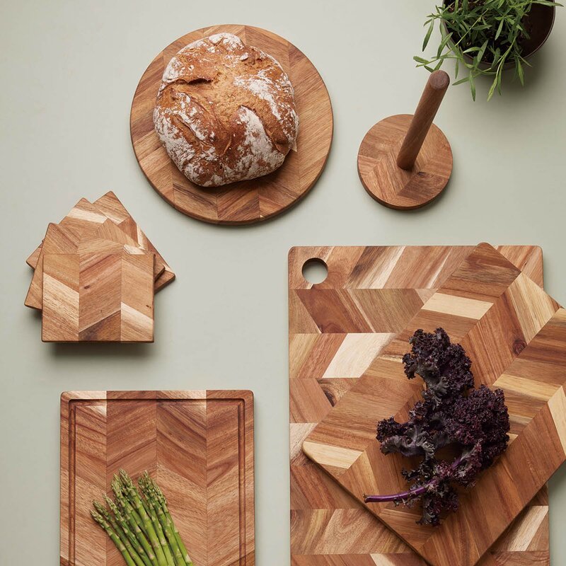 Aida Raw skärbräda rund 28 cm akacia